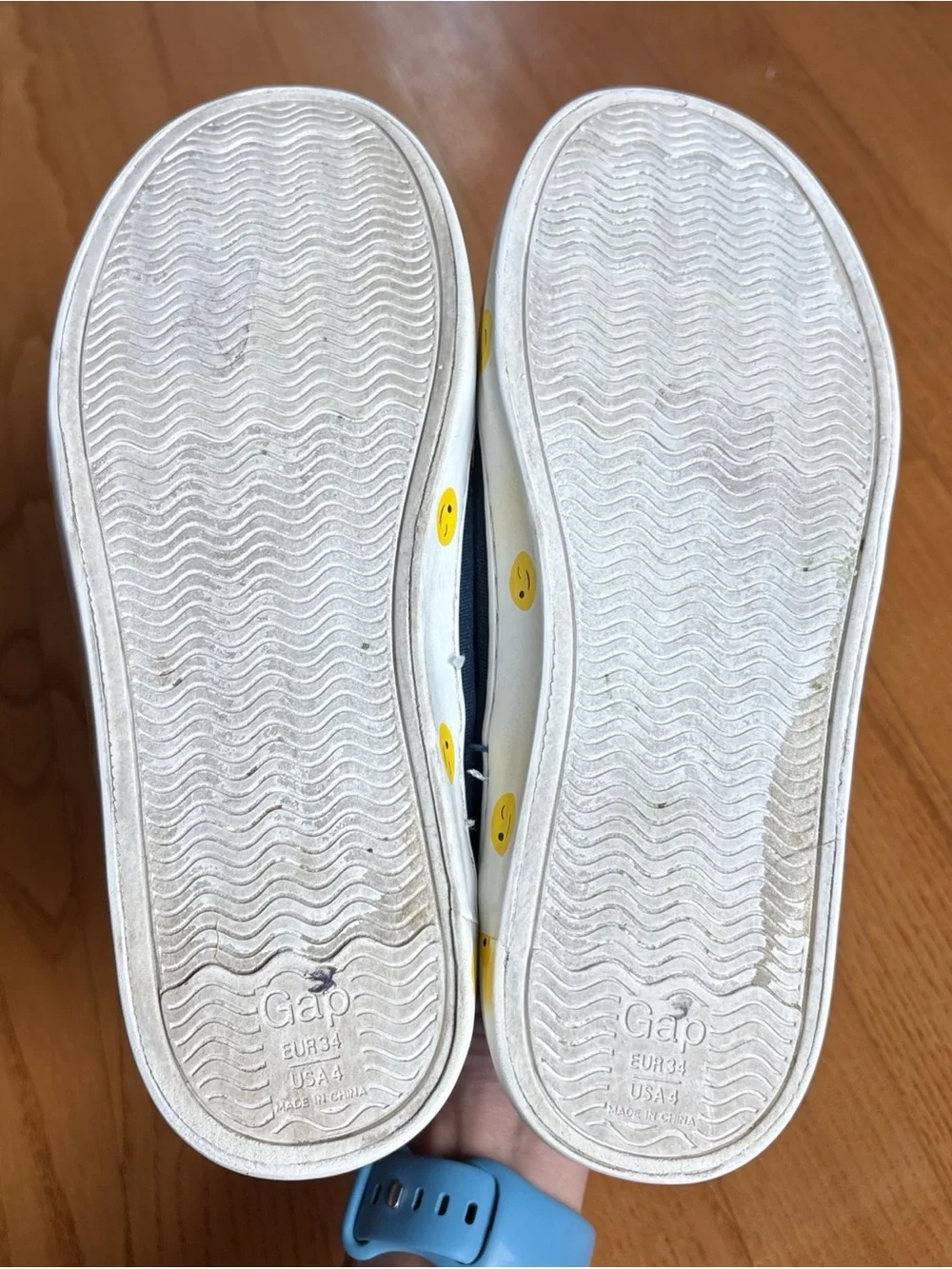 Gap Metallic Blue Smiley Face Sneakers Shoes Sparkly Sparkle White Size 4 Youth